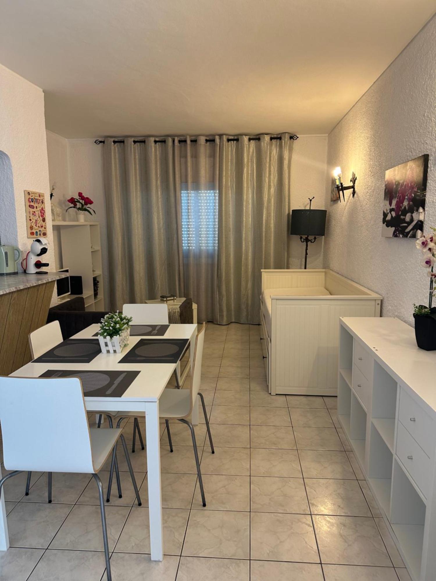 Quarteira Home Beach Ferias Tranquilas A 1Km Da Praia Totalmente Renovado מראה חיצוני תמונה